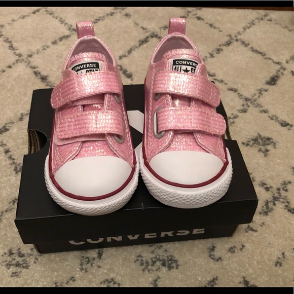 Toddler Converse Chuck Taylor All Star Ox 2V Sneakers Sizes NIB Hook//Loop